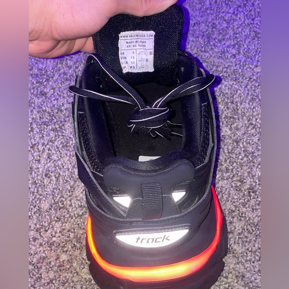 COPY - Balenciaga triple S LED - Picture 3 of 6